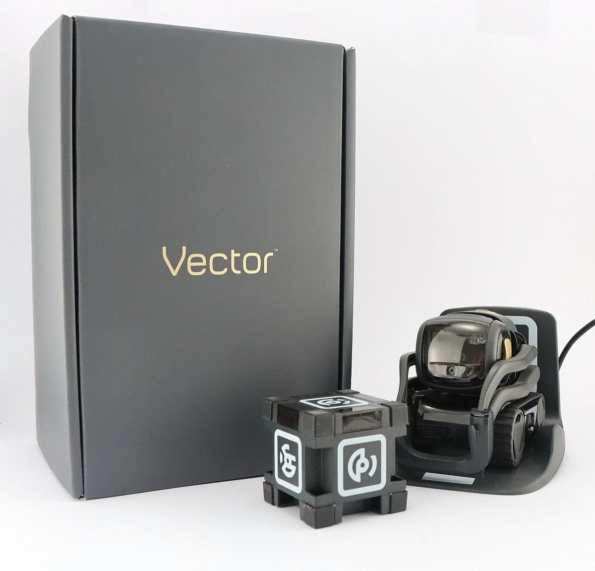 Anki Vector en boîte avec accessoires